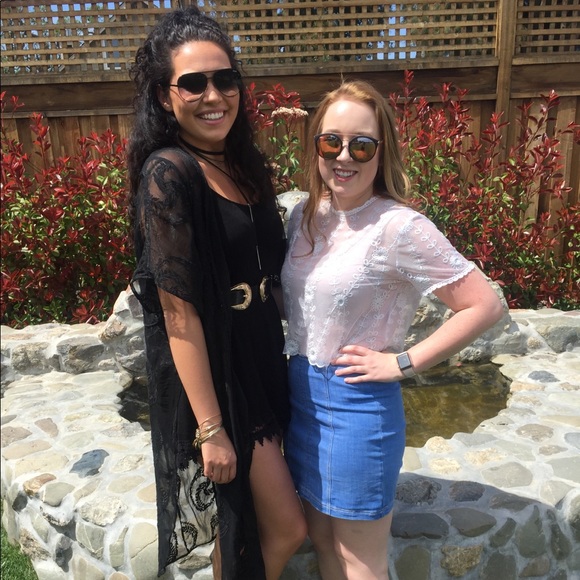 Meet your Posher Shelby 🐚 🐝 - Picture 3 of 4